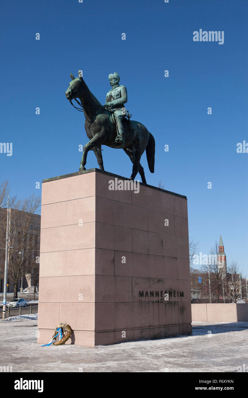 Die Reiterstatue von Marschall Mannerheim (1867 – 1951), finnischer Heerführer und Staatsmann in Helsink Stockfoto