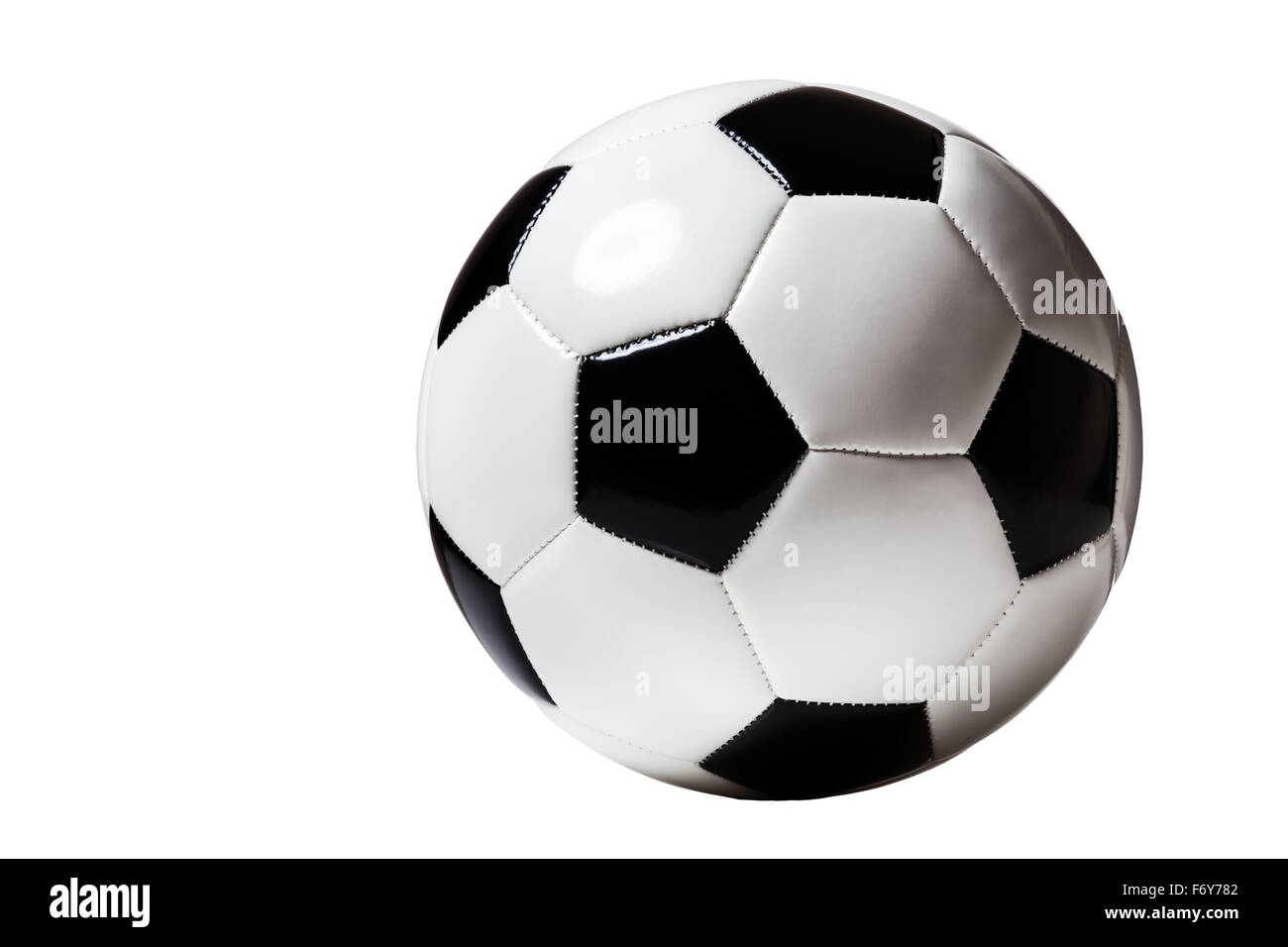 Stillleben-Bild von einem traditionellen schwarzen und weißen Fußball Ausschneiden Stockfoto