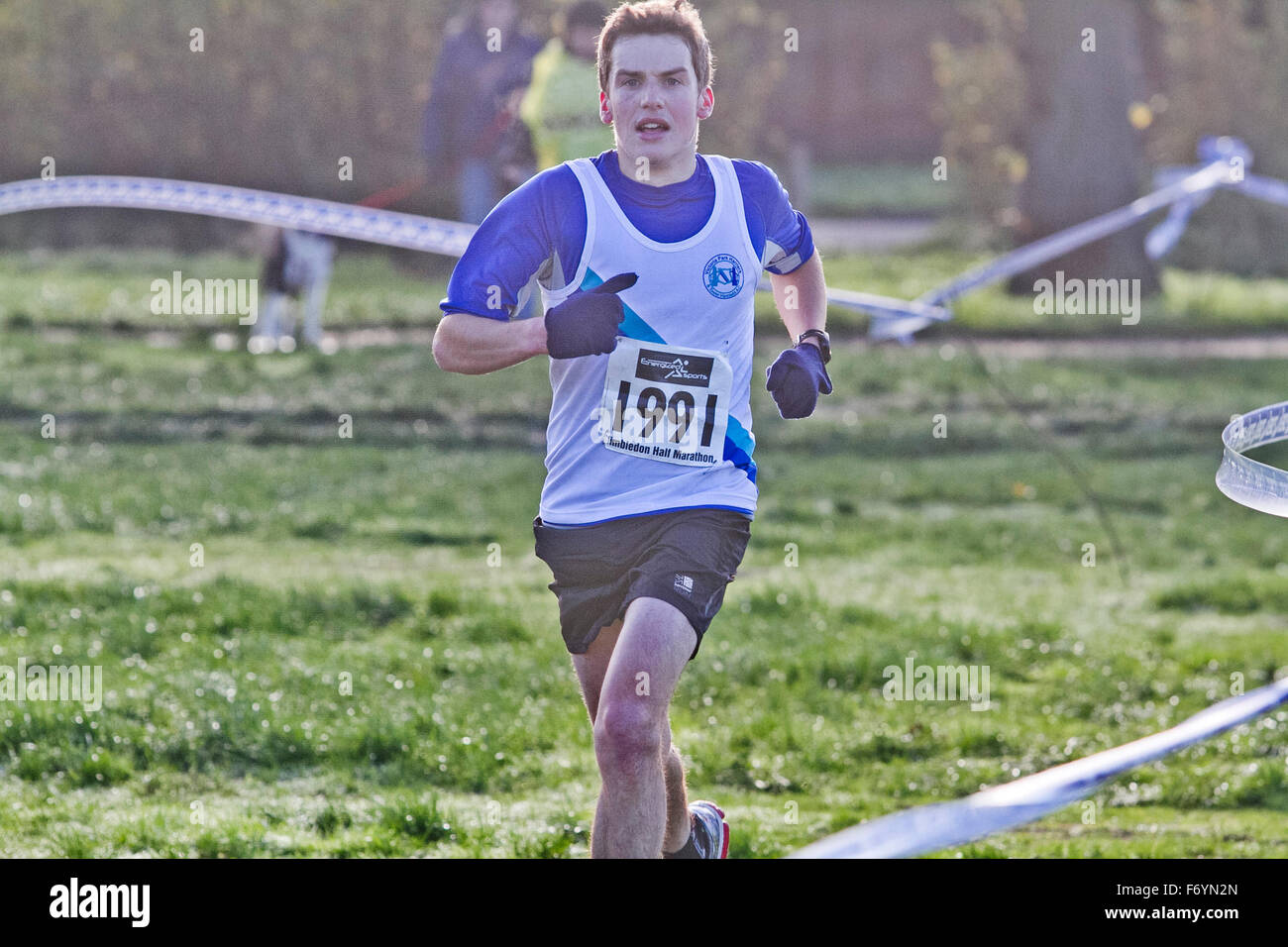 Wimbledon, London, UK. 22. November 2015. Hunderte von Läufern nahmen in der zweiten Auflage des Halbmarathons Wimbledon mit dem Kurs inszeniert um Wimbledon Common Credit: Amer Ghazzal/Alamy Live-Nachrichten Stockfoto