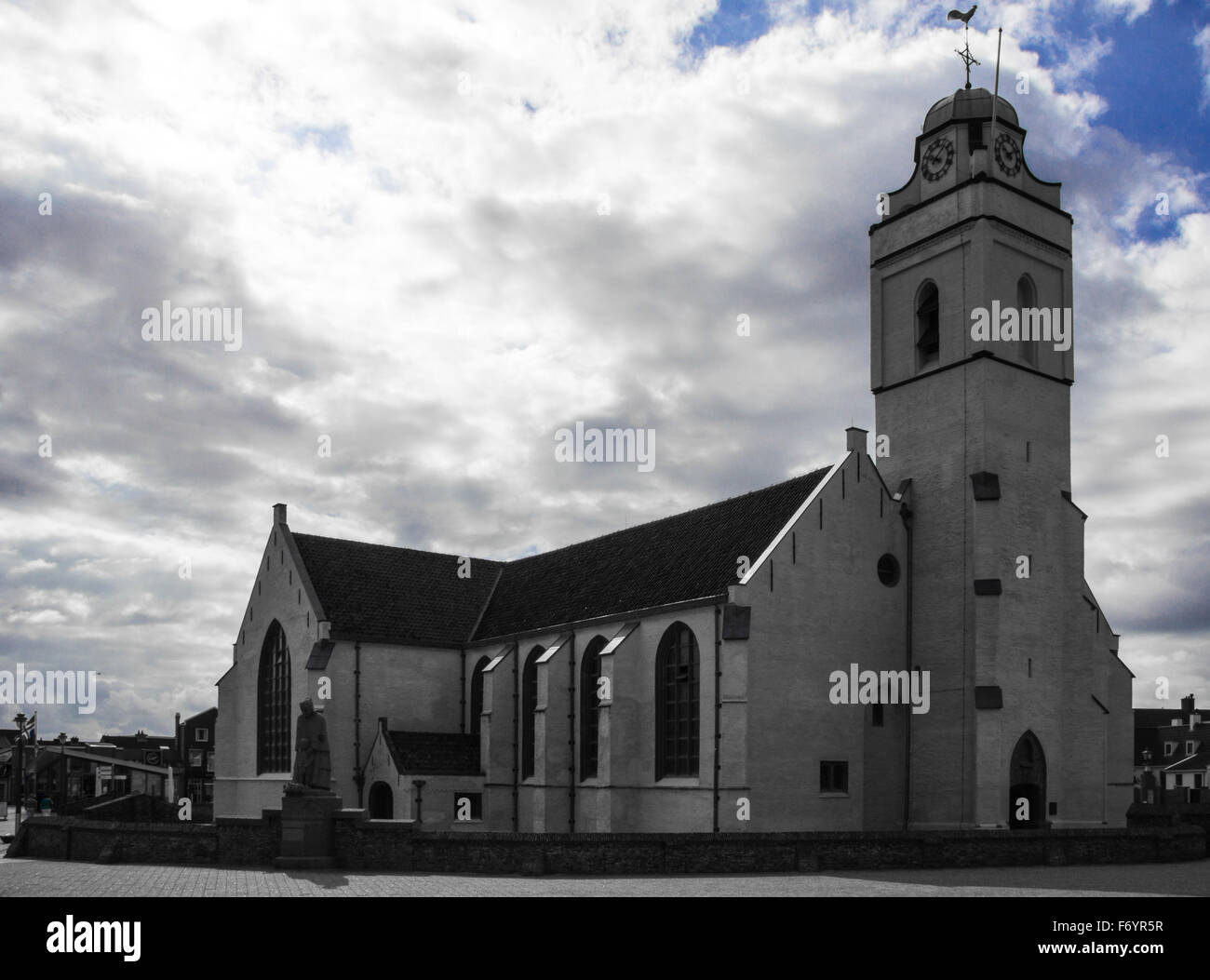 Weiße Kirche... Katwijk ZH, den Niederlanden, Europa. Stockfoto