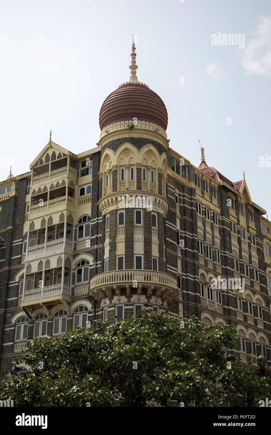 MUMBAI, Indien - 9. Oktober 2015: Taj Mahal Palace Hotel in Mumbai, Indien. Dieses fünf-Sterne-Hotel wurde im Jahr 1903 eröffnet und haben 560 r Stockfoto