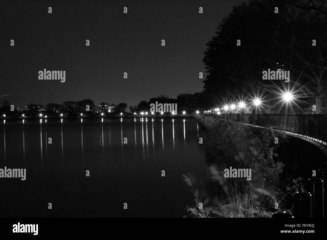 Central Park Reservoir wurde 1860 als eine Wasserversorgung für New York City gebaut. Heute ist eines der schönsten Teile des Parks. Stockfoto