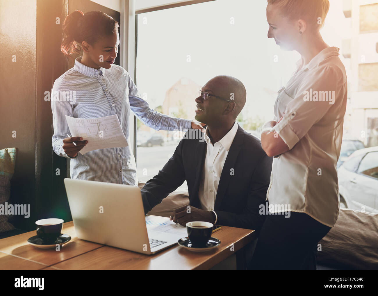 Geschäft Leute Teamarbeit, Multi-ethnische Gruppe, Unternehmen, Unternehmer, start Konzept Stockfoto