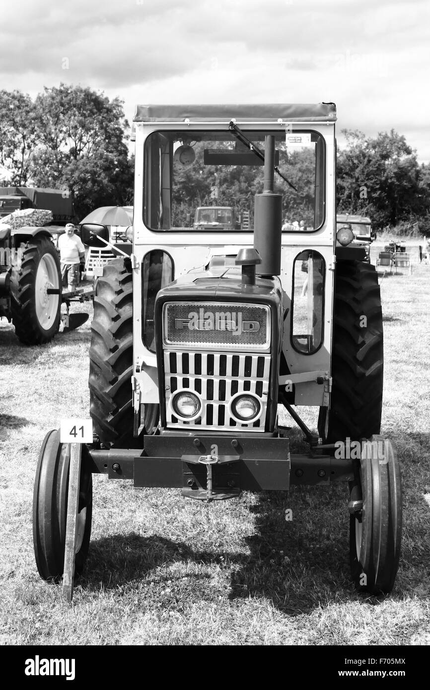 Oldtimer-Traktor bei einer Dorf-Show Stockfoto