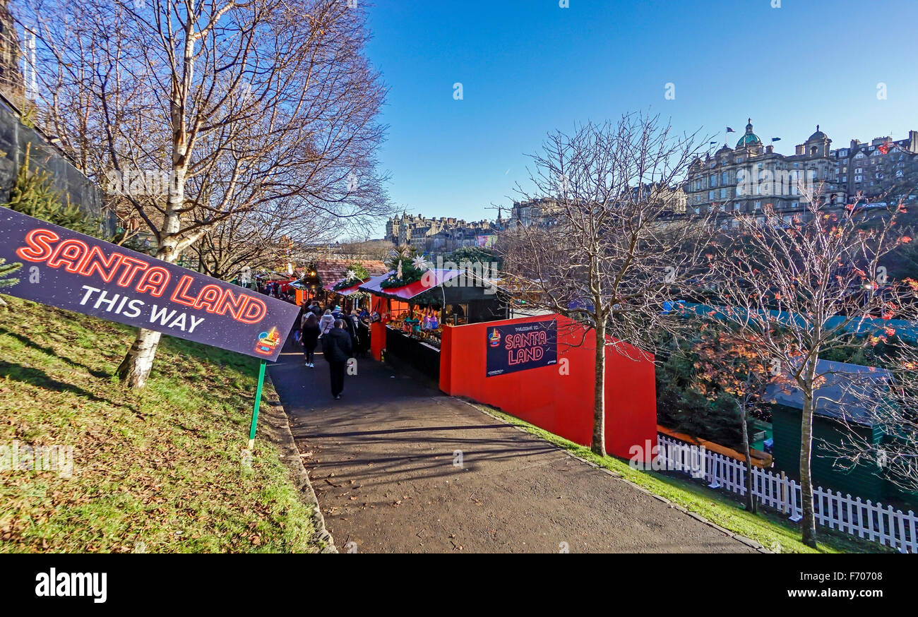Edinburgh Weihnachtsmarkt 2015 im Osten Princes Gardens Edinburgh mit Eingang zum Santa Land und Verkaufsstellen Stockfoto