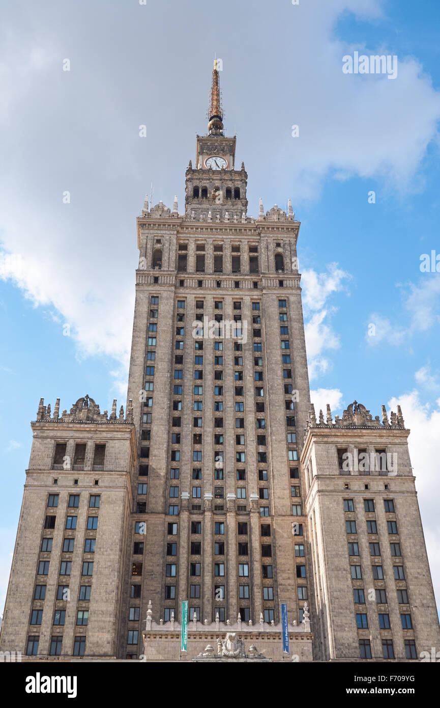 Der Palace of Culture and Science (PKiN) in Warschau, Polen Stockfoto