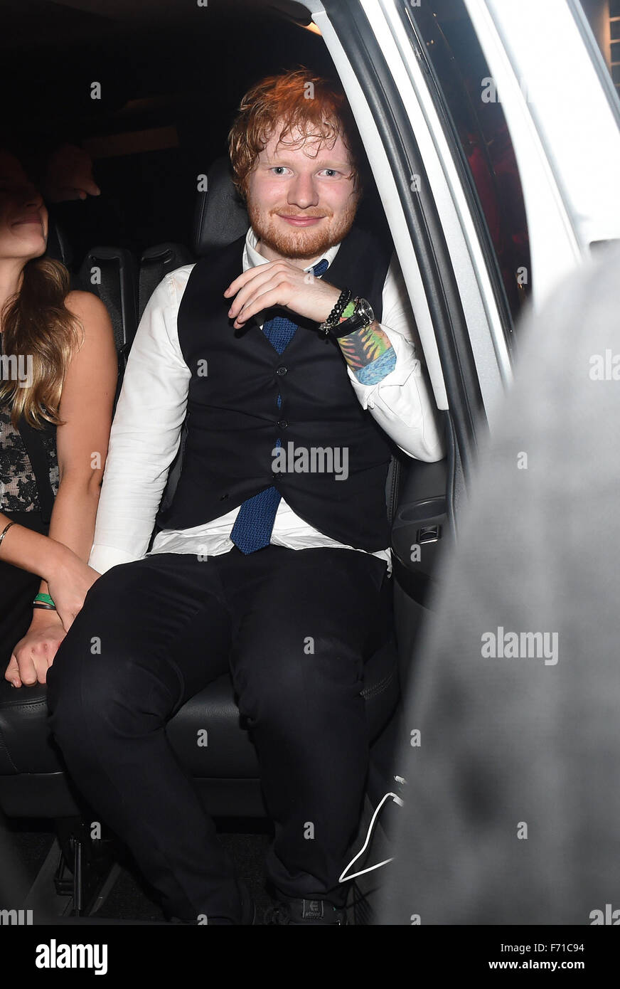 Ed Sheeran Verlassen Die Afterparty Fur Seine Premiere In London Zu Sehen Die Sangerin War Im Bild Mit Seiner Freundin Cherry Seaborn Verlassen Mitwirkende Ed Sheeran Where London Vereinigtes Konigreich Bei 23