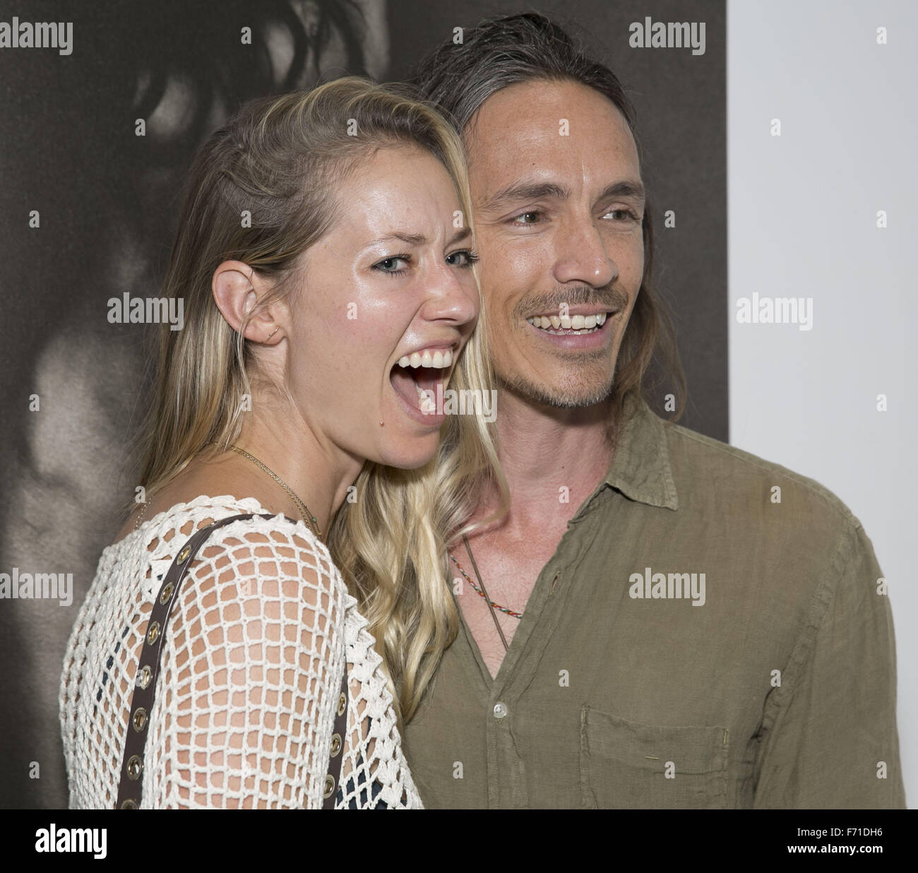 Brian Bowen Smiths Metallischen Life Ausstellung Innen Mit Baelyn Neff Brandon Boyd Wo Los Angeles California Vereinigte Staaten Von Amerika Bei 22 Oktober 2015 Stockfotografie Alamy