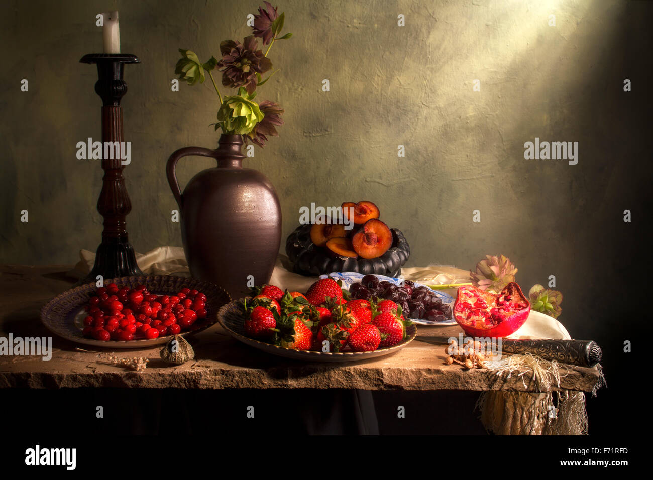 Stillleben-Komposition mit Frühstück Früchte Stockfoto