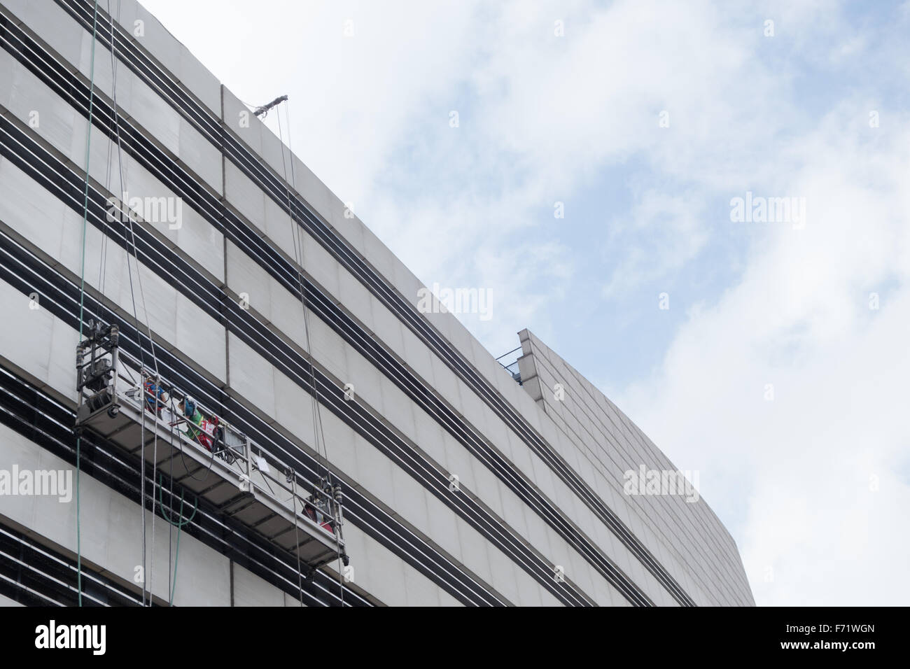 abgehängte Fensterreinigungs-Plattform Hongkong Stockfoto