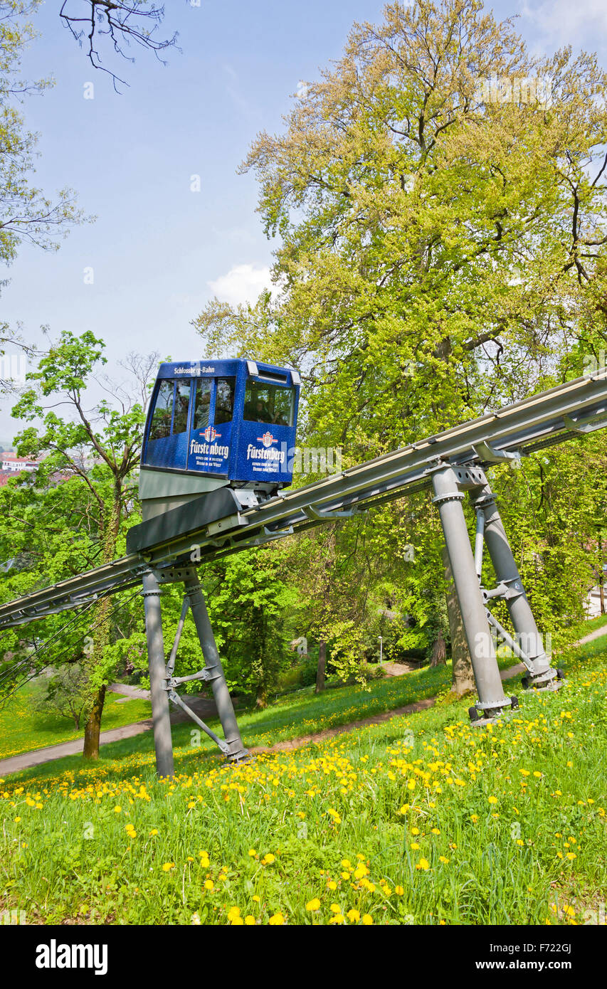 Die Schloßbergbahn (Englisch: Castle Hill Railway) ist eine Standseilbahn in der Stadt Freiburg Im Breisgau, Deutschland Stockfoto