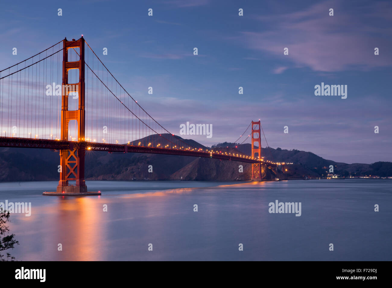 Golden-Gate-Bridge in der Dämmerung, San Francisco, Kalifornien Stockfoto