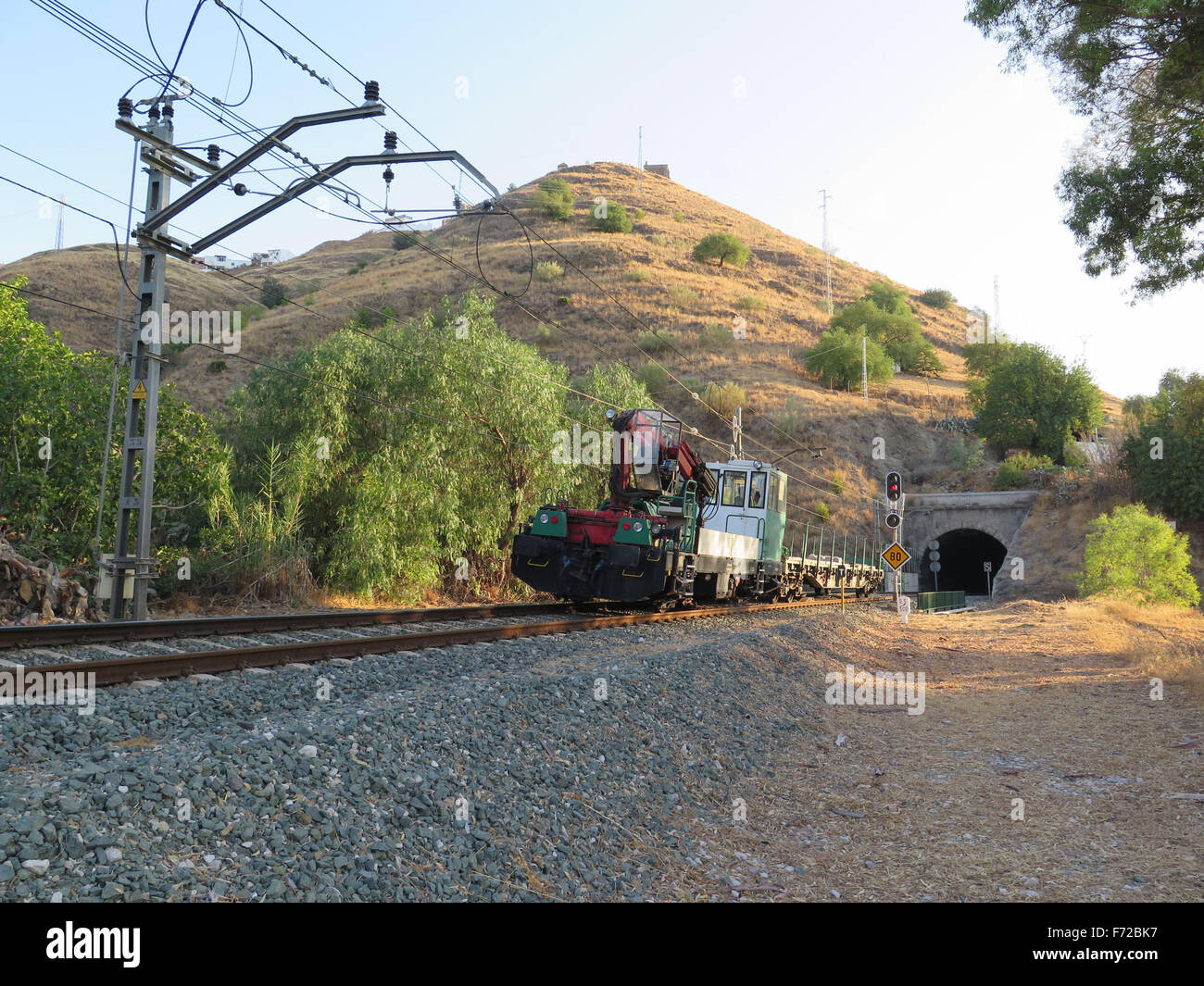 Werke Zug mit Kran und Wagen außerhalb Almunecar, Andalusien Stockfoto