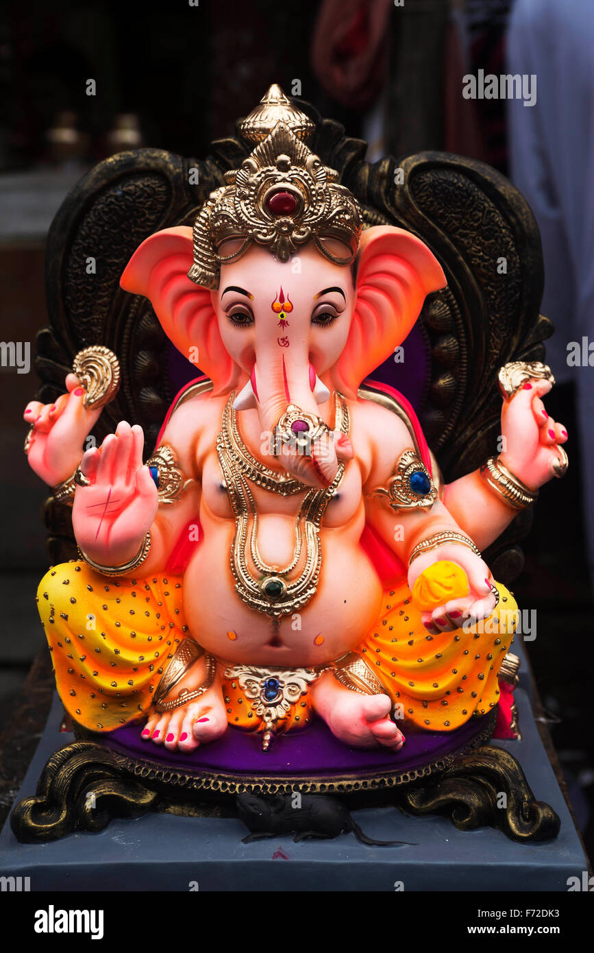 Ganesh Idole gehalten für Verkauf, Pune, Maharashtra, Indien, Asien Stockfoto