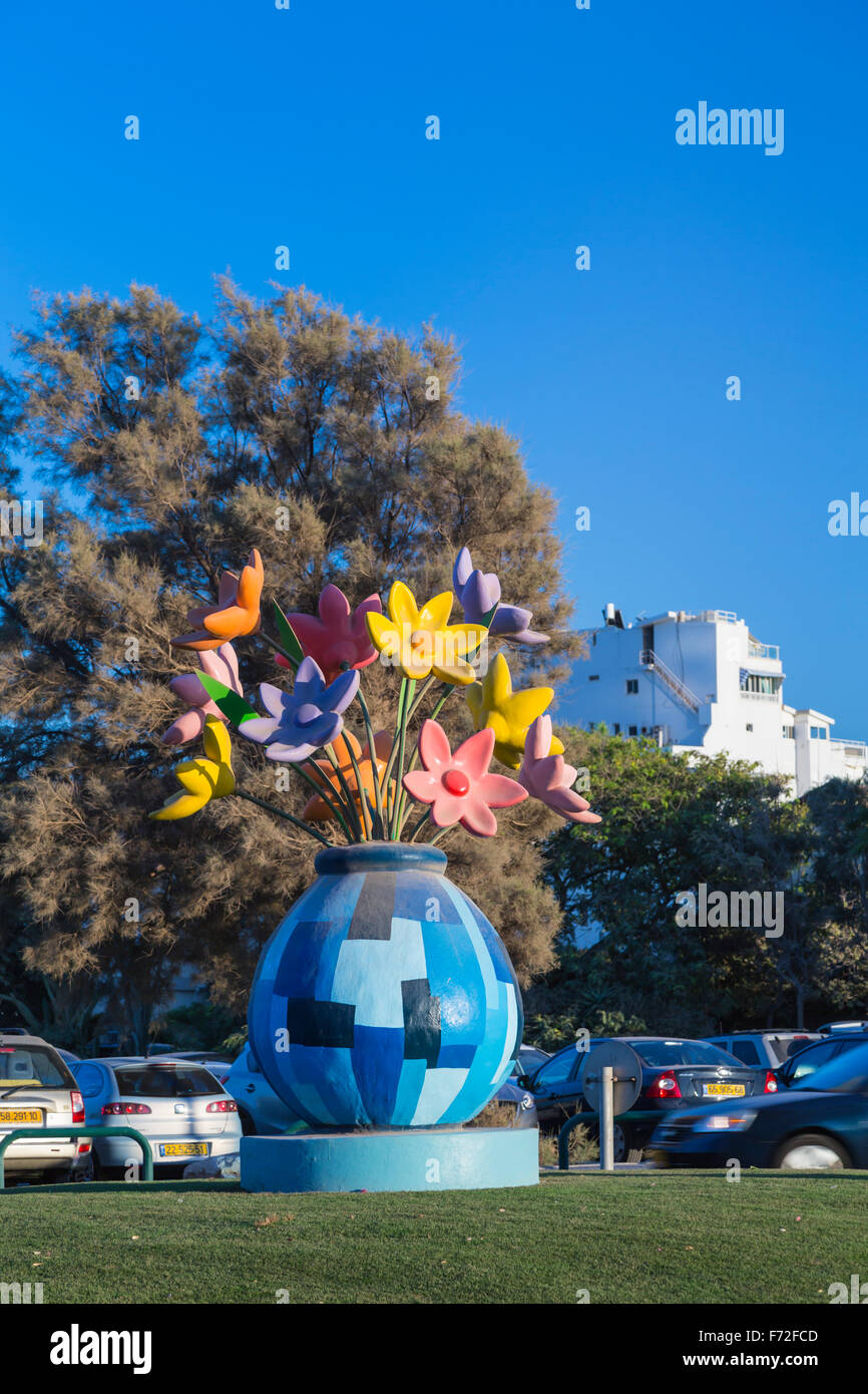 Eine Blume Topf Kreisverkehr in Herzlyia, Tel Aviv, Israel, Naher Osten. Stockfoto