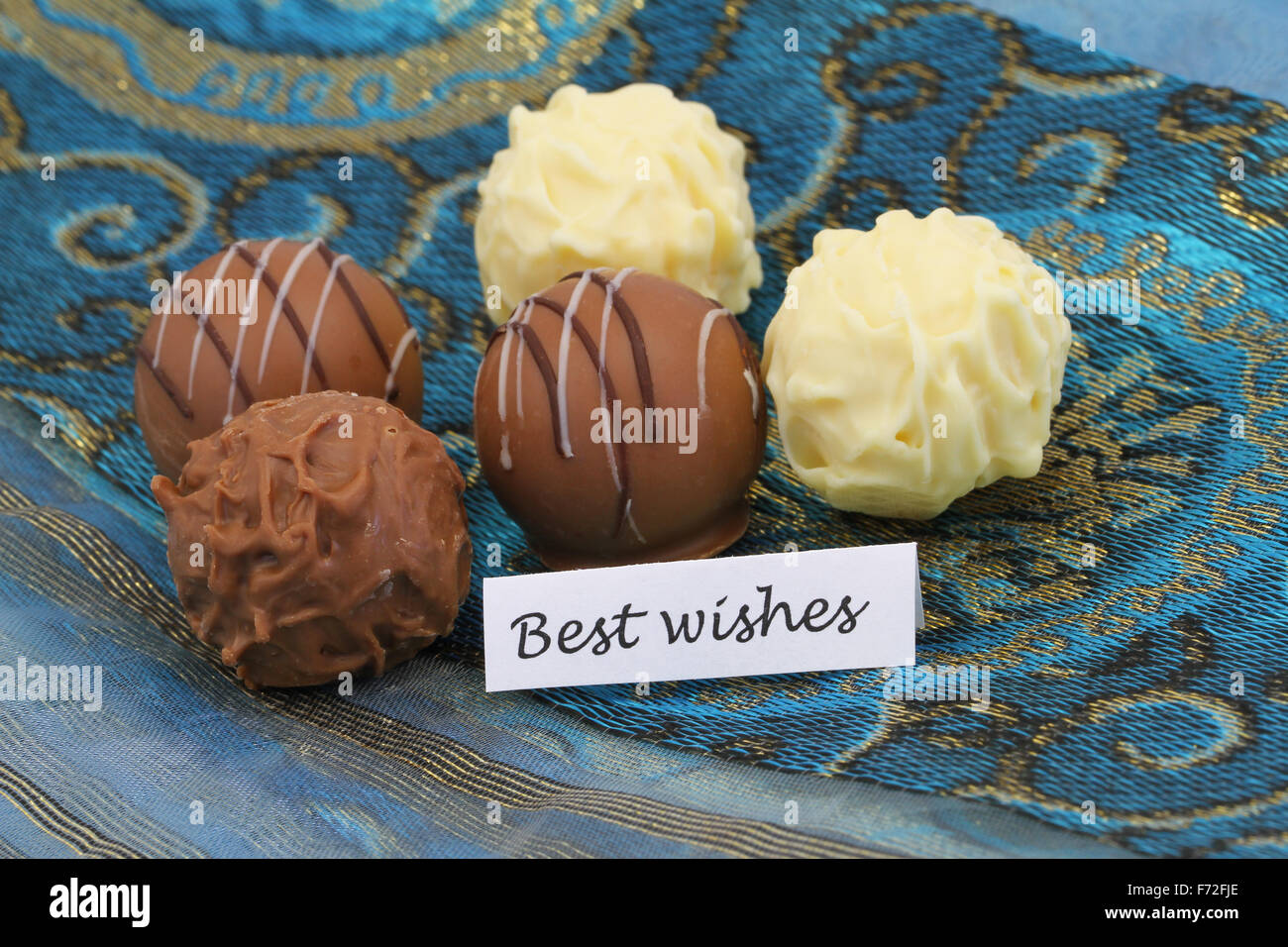 Die besten Wünsche Karte verschiedene Pralinen und Trüffel Stockfoto