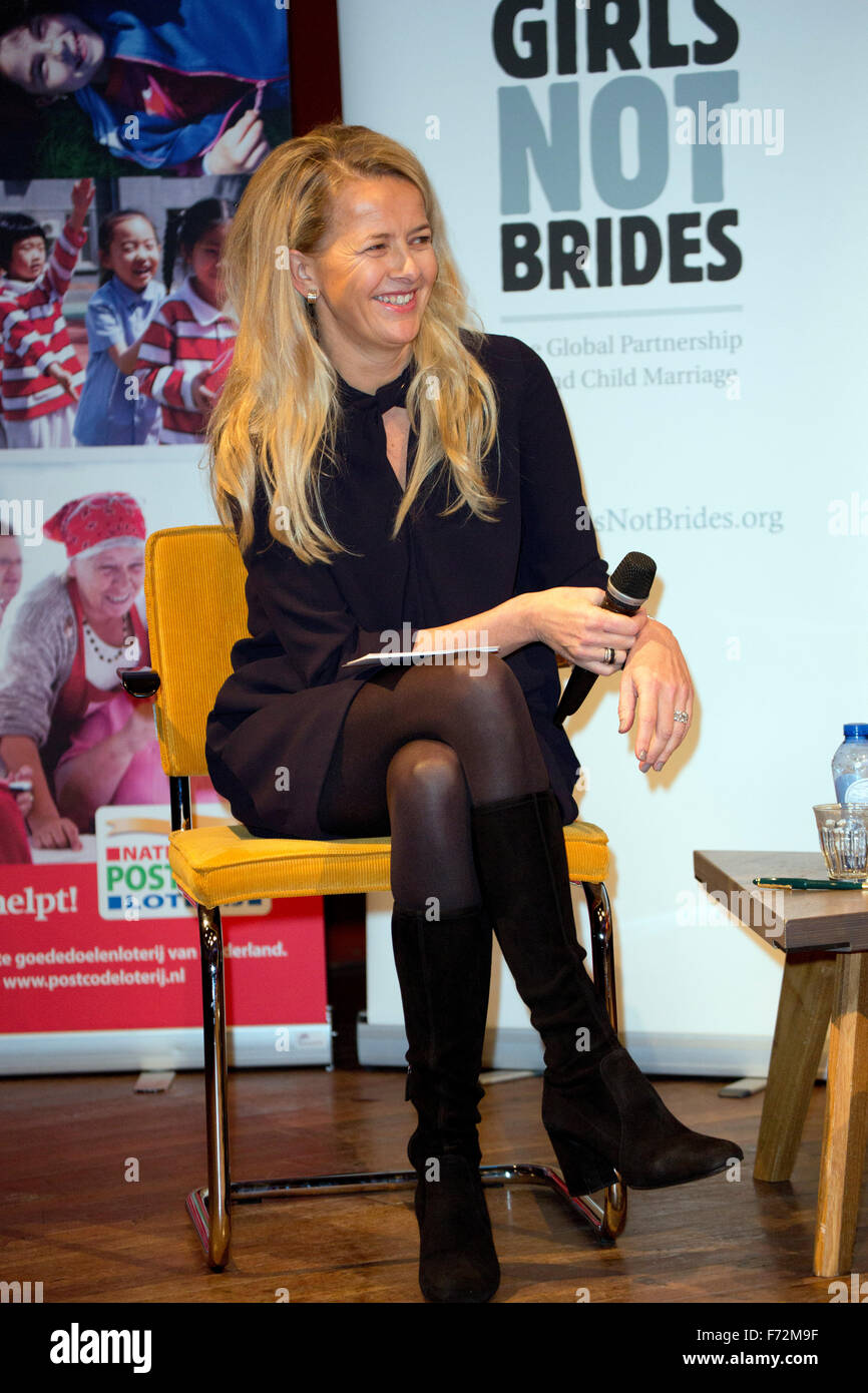 Amsterdam, Niederlande. 23. November 2015. Prinzessin Mabel von den Niederlanden an der Idfa Filmfestival teenage afghanischen Rapper und Aktivist Sonita zu treffen und ihr Film im Amsterdam, The Netherlands, 23. November 2015. Foto: Patrick van Katwijk / POINT DE VUE OUT - NO WIRE SERVICE-/ Dpa/Alamy Live News Stockfoto