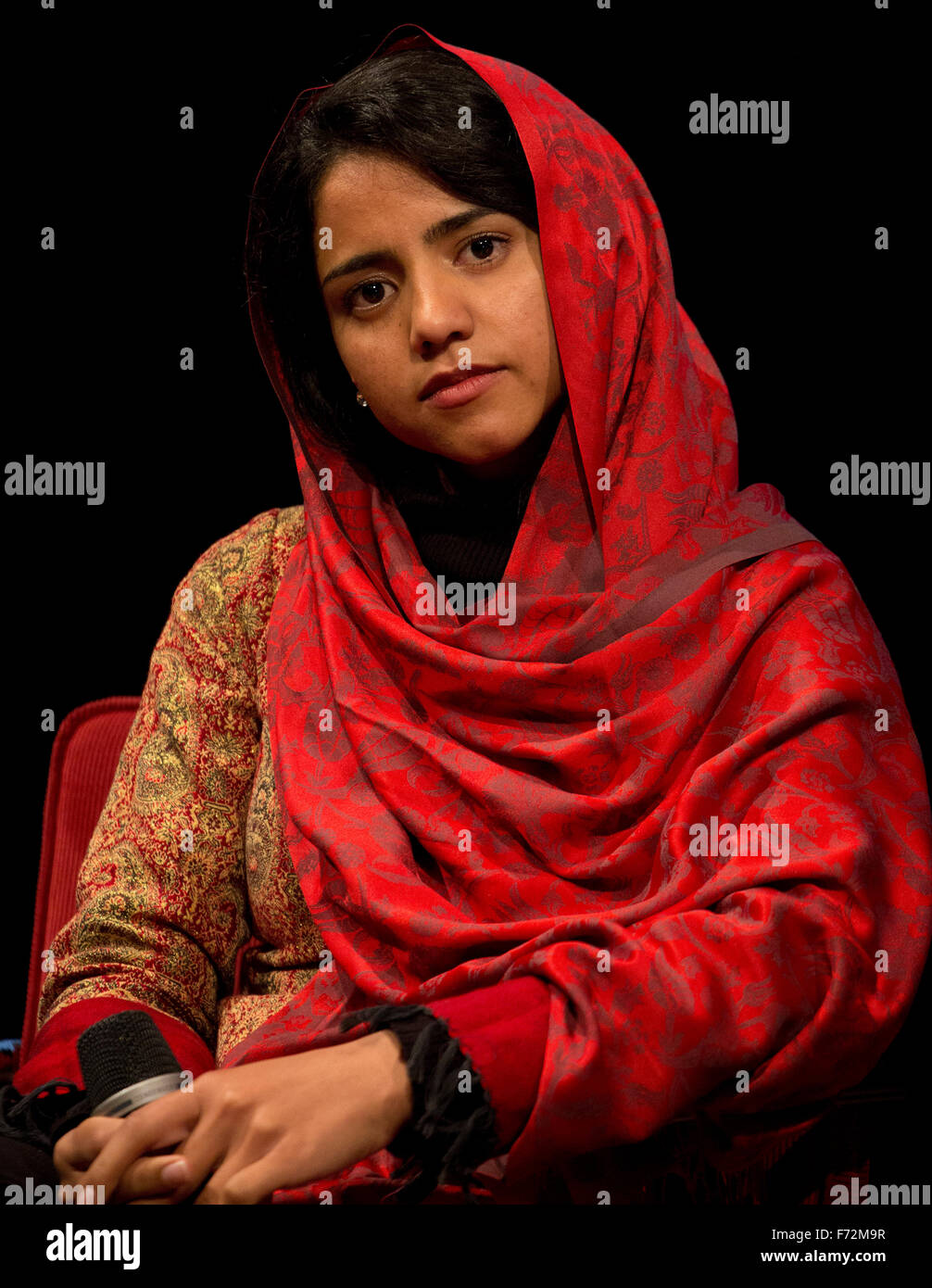 Amsterdam, Niederlande. 23. November 2015. Prinzessin Mabel von den Niederlanden an der Idfa Filmfestival teenage afghanischen Rapper und Aktivist Sonita zu treffen und ihr Film im Amsterdam, The Netherlands, 23. November 2015. Foto: Patrick van Katwijk / POINT DE VUE OUT - NO WIRE SERVICE-/ Dpa/Alamy Live News Stockfoto