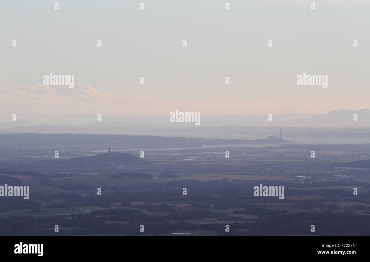 Erhöhten Blick auf Stirling und Mündung Forth Schottland November 2015 Stockfoto