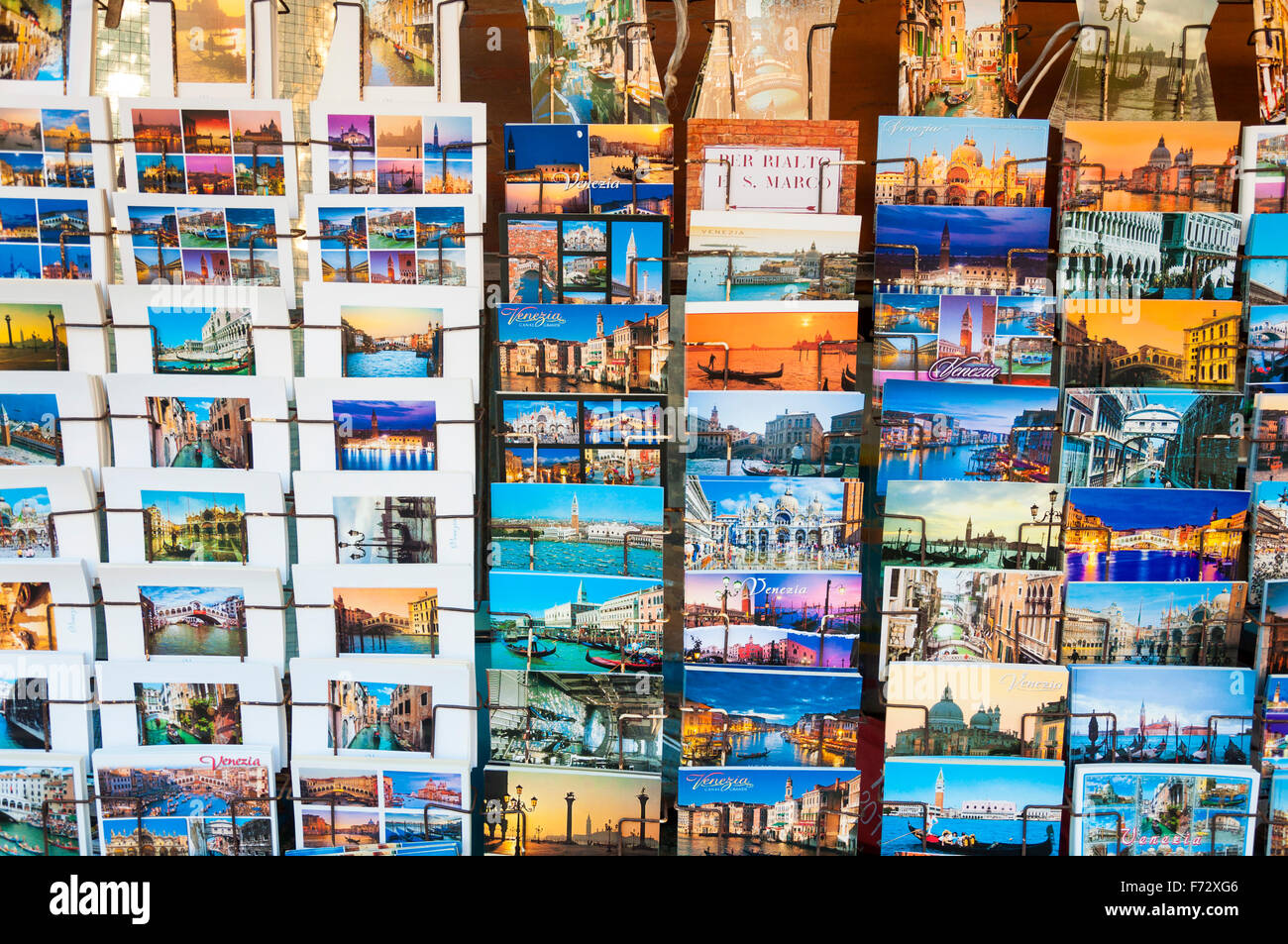 Postkarten zum Verkauf in Venedig, Italien Stockfoto