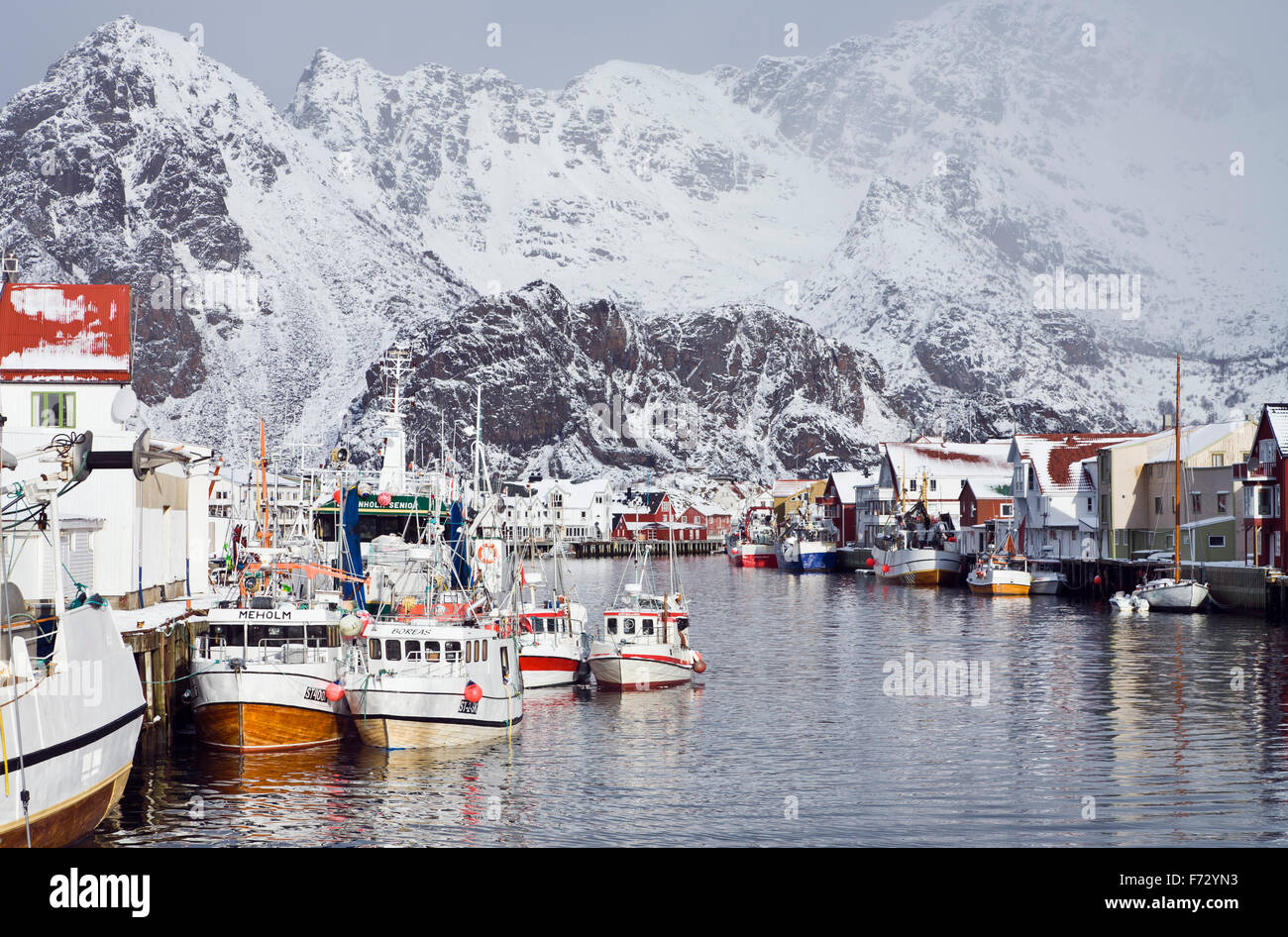 Fischerhafen von Henningsvær, Lofoten, Norwegen Stockfoto