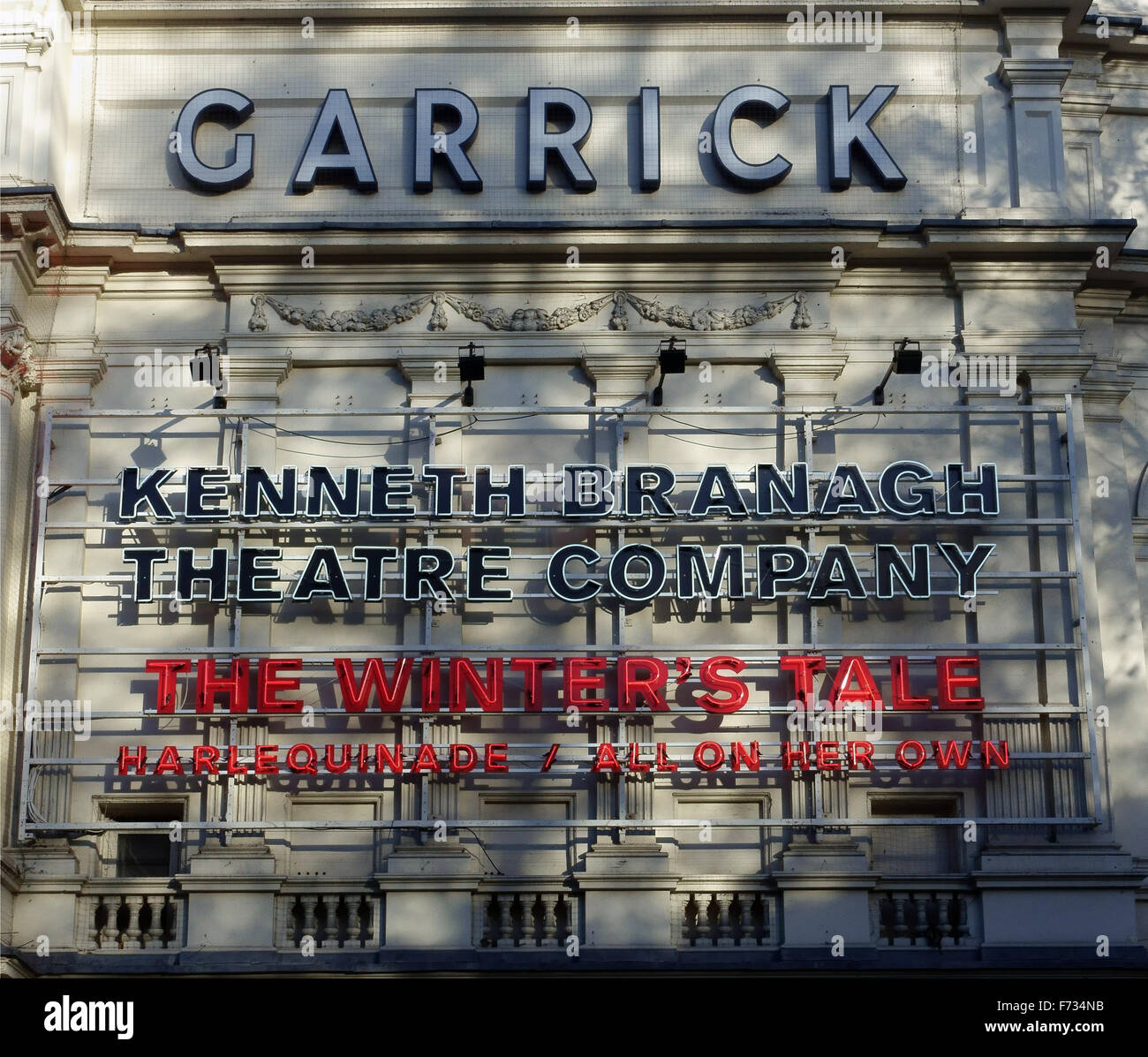 Garrick Theatre London beherbergt "Wintermärchen" und "Hofstaats" mit Sir Kenneth Brannagh Stockfoto