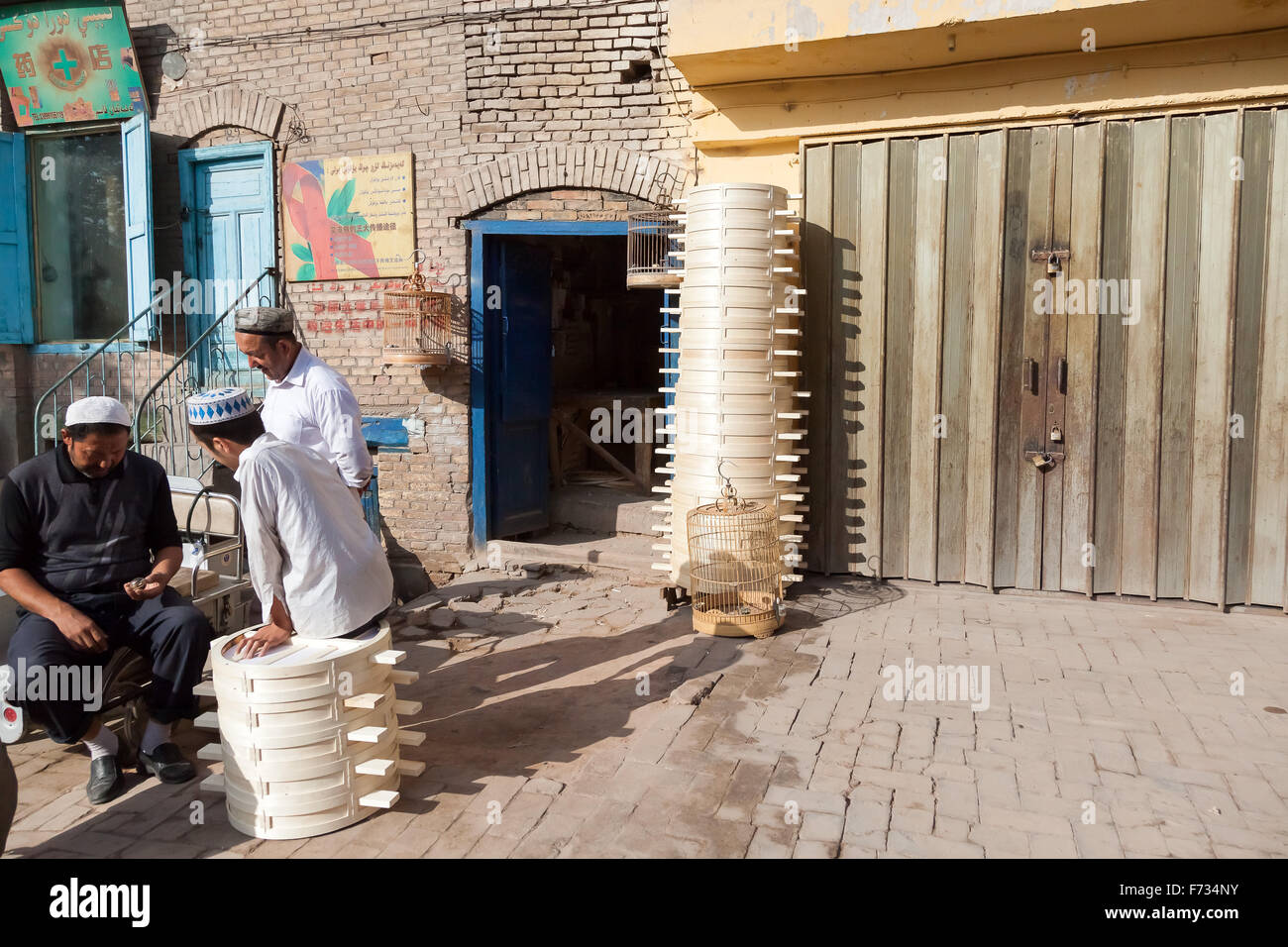 Dampf Bambuskorb Hersteller, Altstadt von Kashgar, Uigurischen Autonomen Gebiet Xinjiang, China. Stockfoto