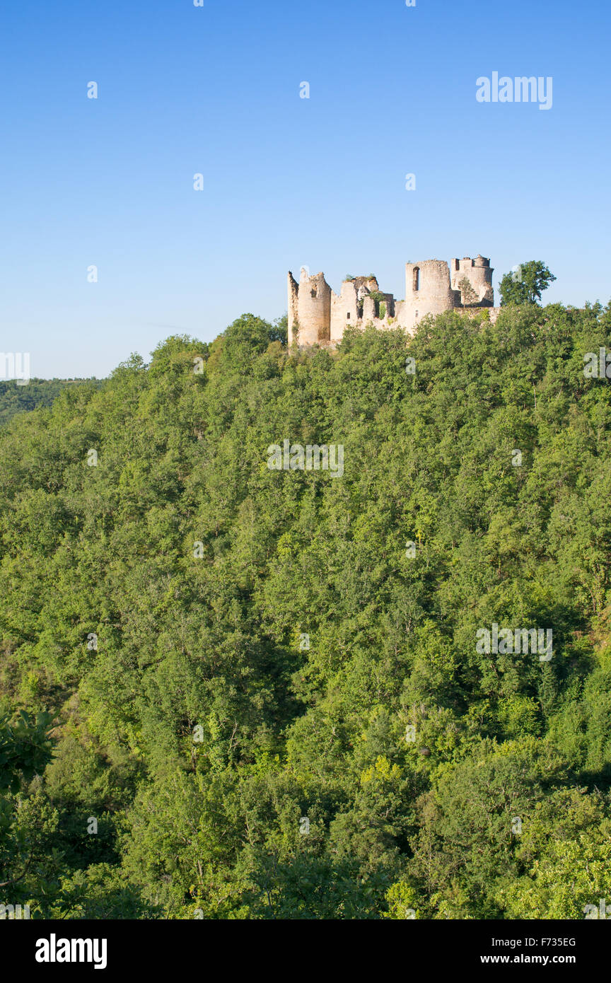 Le Château de Roussillon eine mittelalterliche Burgruine bei Saint-Pierre Lafeuille, Midi-Pyrénées, Frankreich, Europa Stockfoto