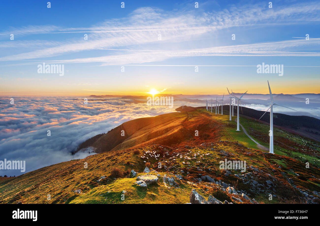 Windkraftanlagen im Oiz äolisch park Stockfoto