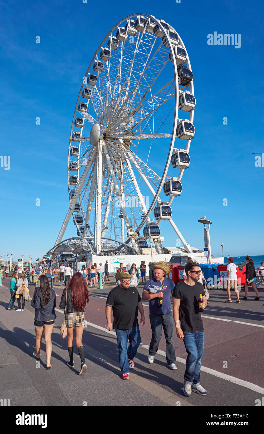 Brighton-Boulevard mit Riesenrad, East Sussex England Vereinigtes Königreich UK Stockfoto