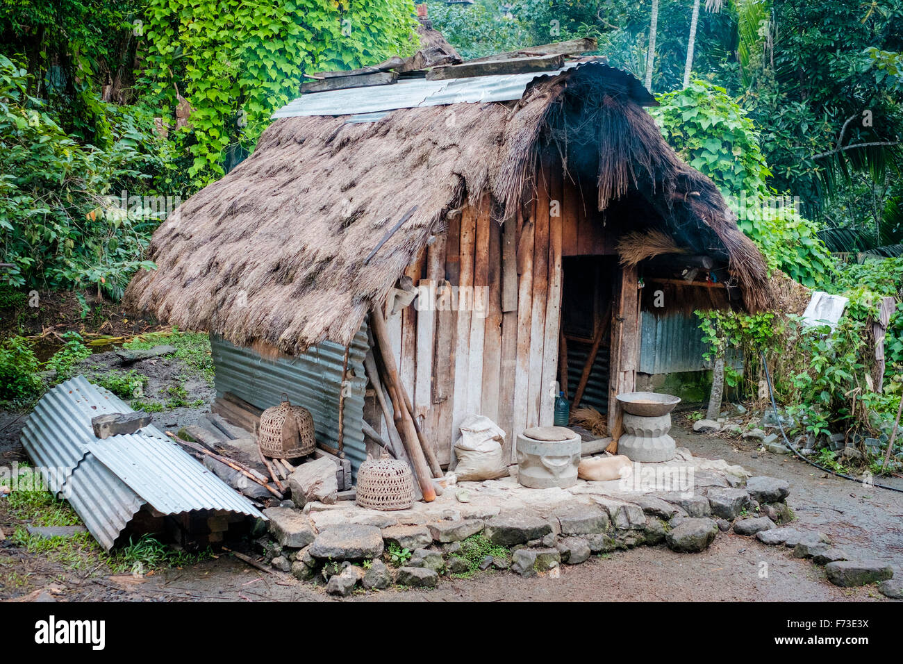 Traditionelle Ifugao Holz- und strohgedeckten Hütte im Dorf Batad, Cordillera Administrative Region, Philippinen Stockfoto