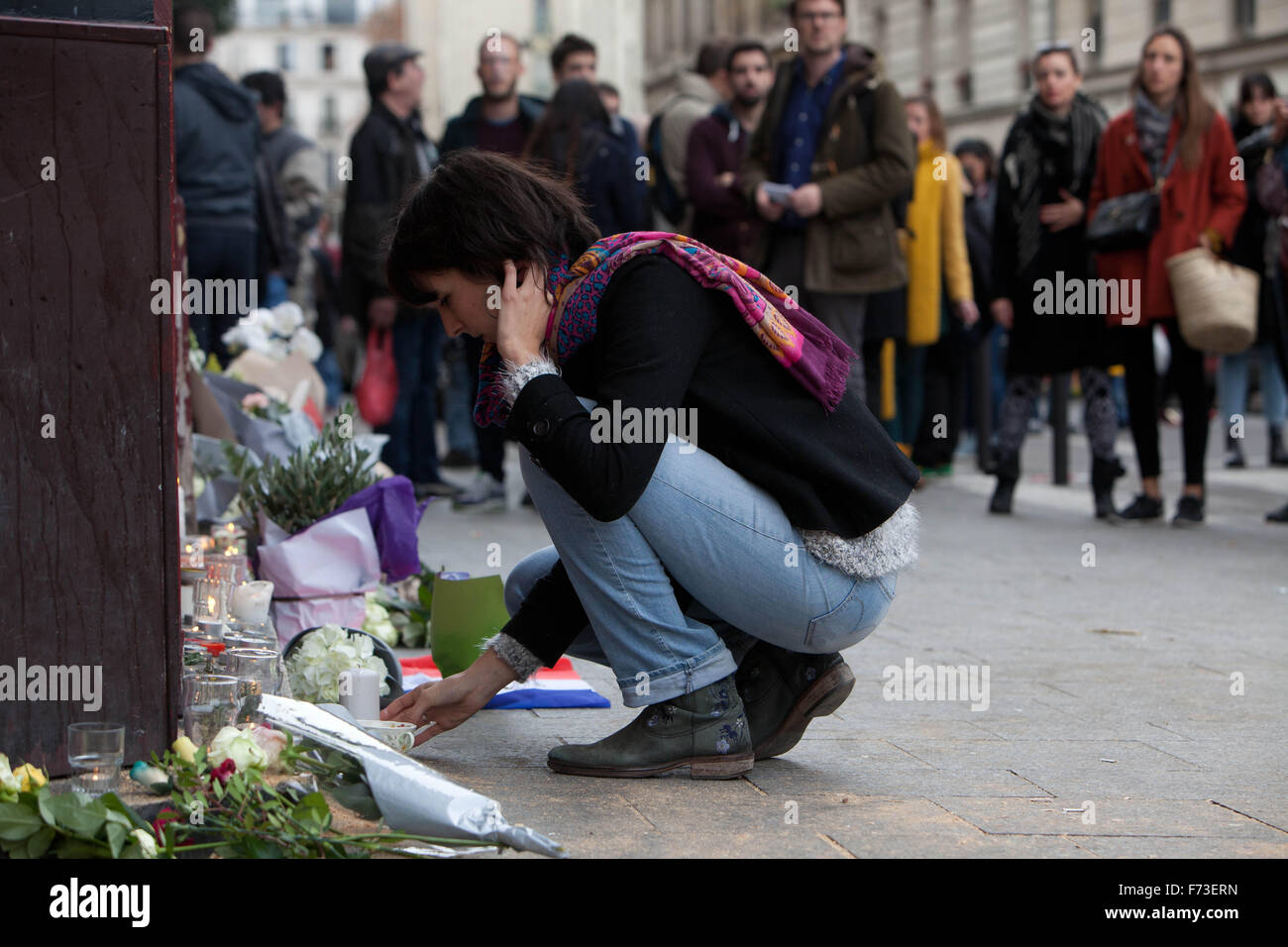 Terroranschläge von Paris, 13. November 2015, behauptete Freitag, von ISIS, 128 Tote, 300 Verletzte. Sieben einzelne Angriffe zu Stockfoto