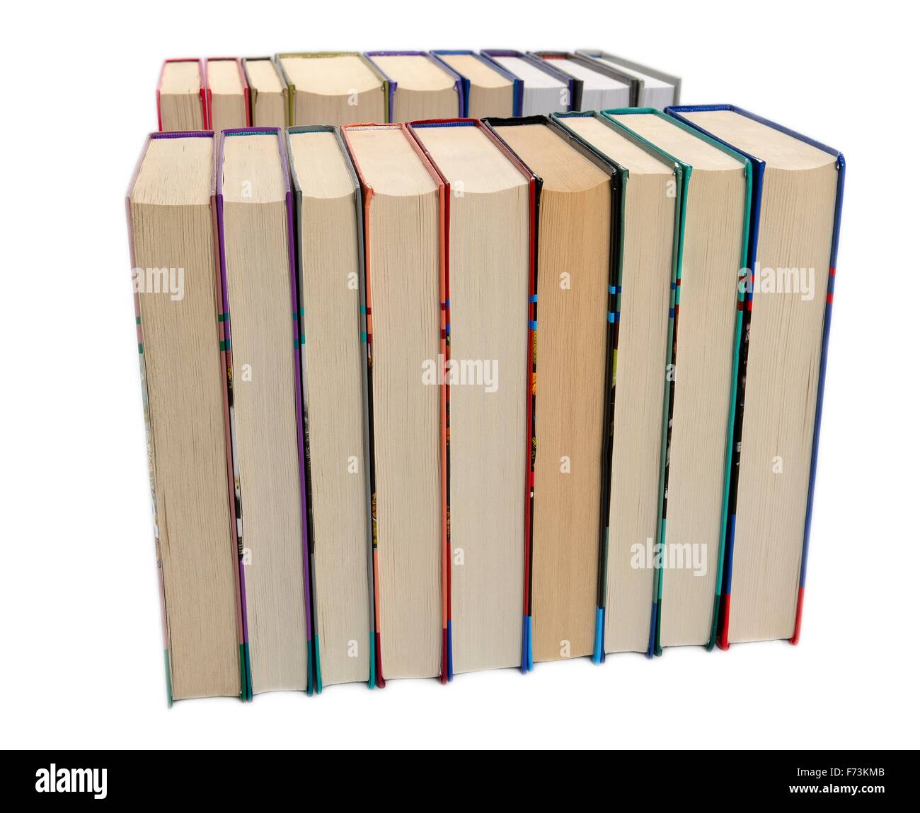 Bücher, die auf einem weißen Hintergrund isoliert Stockfoto