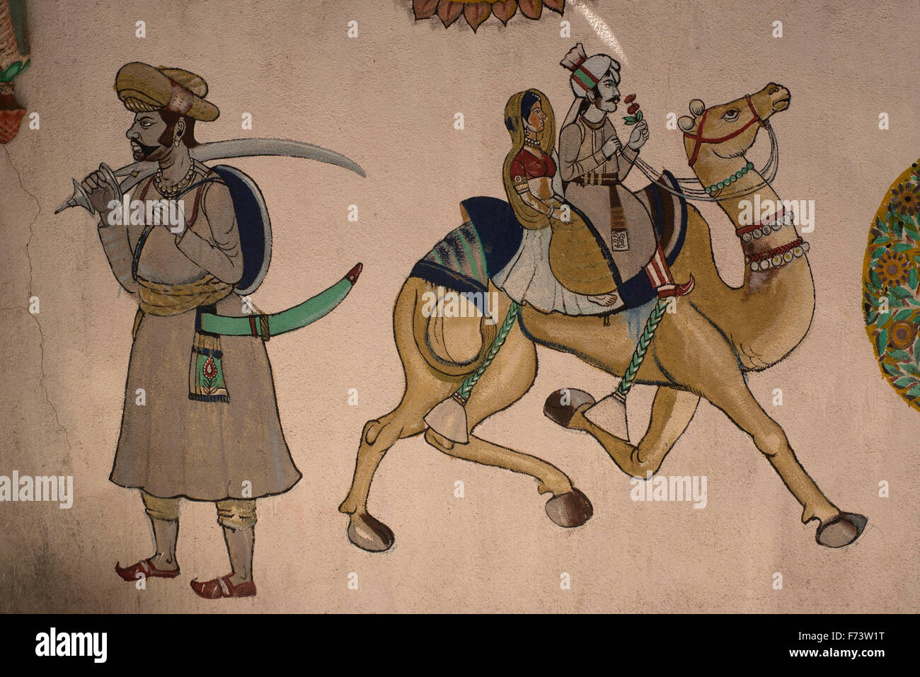 Rajasthani paar Reiten auf Kamel, Pune, Maharashtra, Indien, Asien Stockfoto