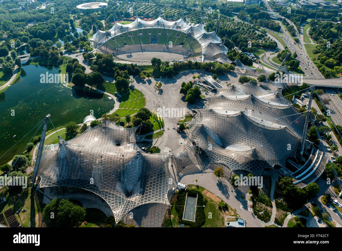 Olympiastadion und Olympiahalle, München Stockfotografie Alamy