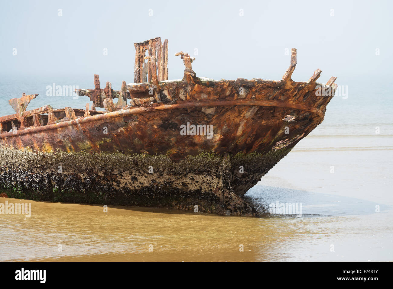 Alten rostigen Schiffswrack an der Skeleton Coast, Namibia Stockfoto