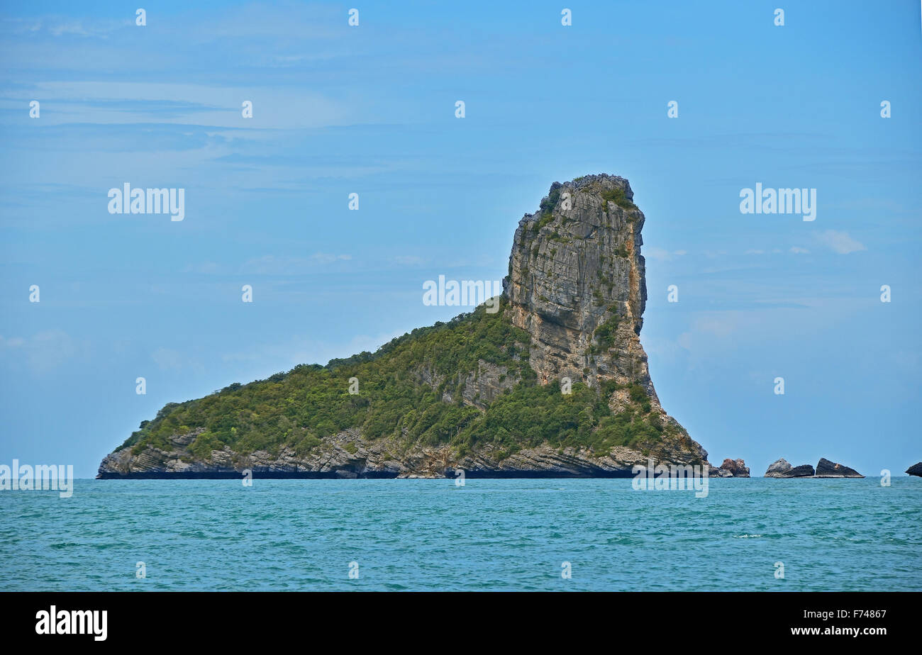 Wunderschöne Insel Wahrzeichen in Ang Thong National Marine Park in Thailand Meer Stockfoto