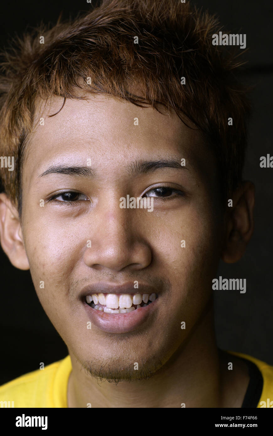 Junge asiatische Mann Porträt Stockfoto