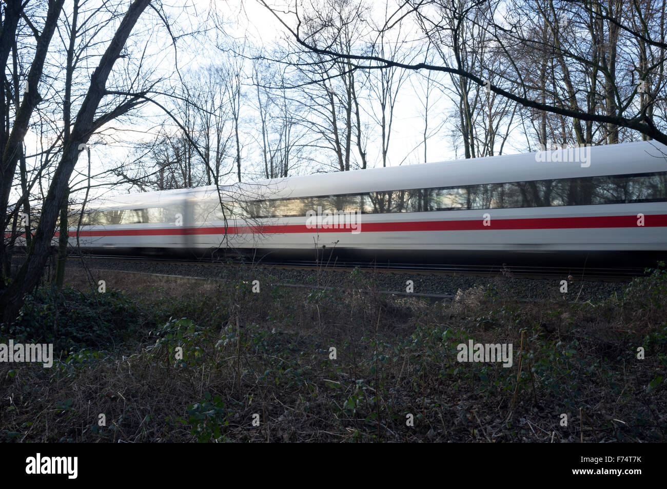 Deutsche Eisenbahn InterCity High-Speed-Personenzug, Leichlingen, Deutschland. Stockfoto