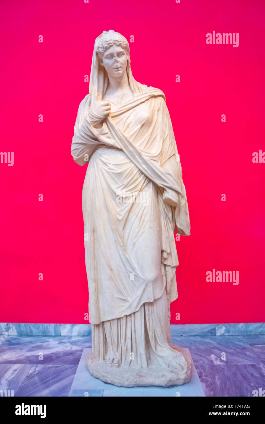 Weibliche Grabbeigaben Statue, Marmor, von 320 v. Chr., Archäologisches Nationalmuseum, Exarchia, Athen, Griechenland Stockfoto