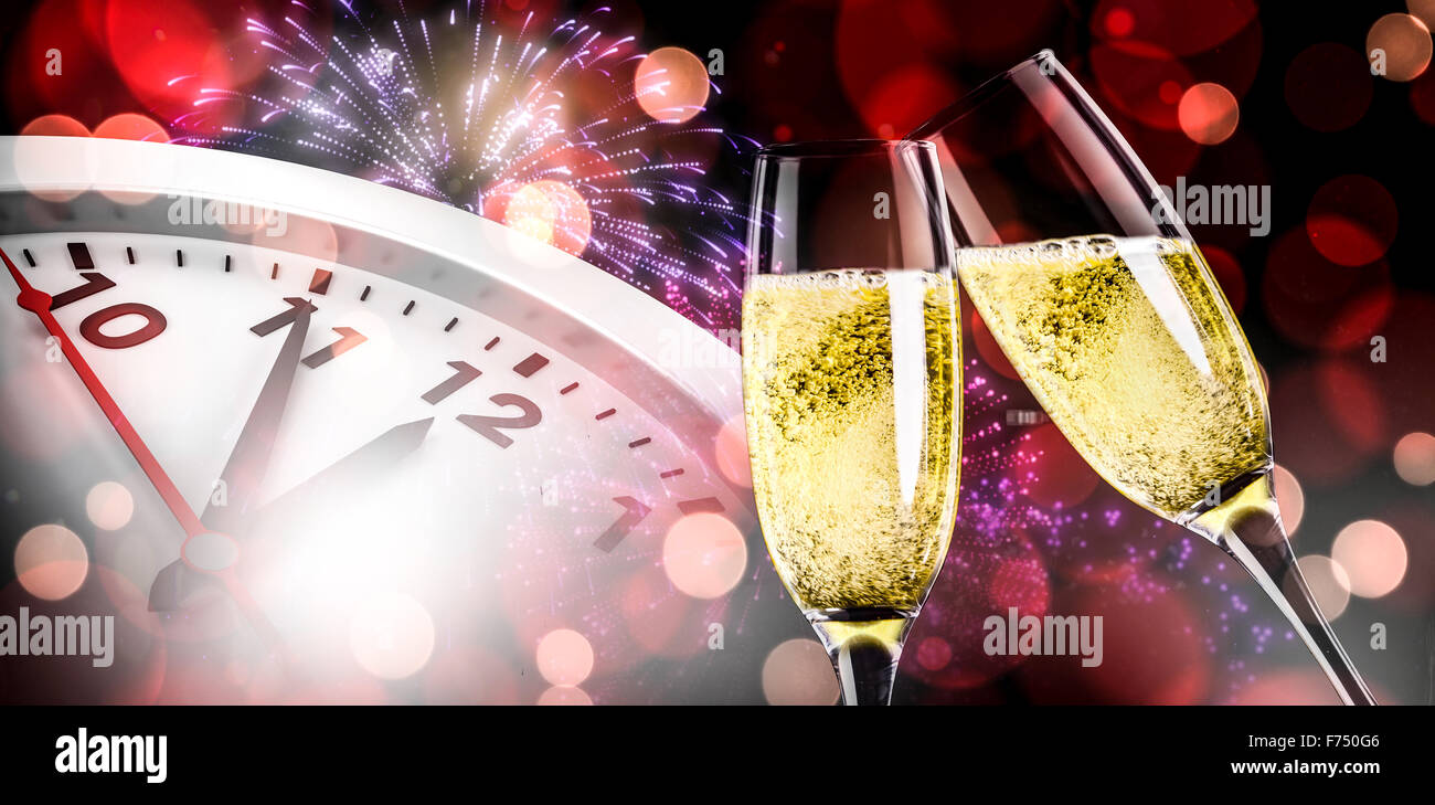 Zusammengesetztes Bild der Sektgläser Klirren Stockfoto