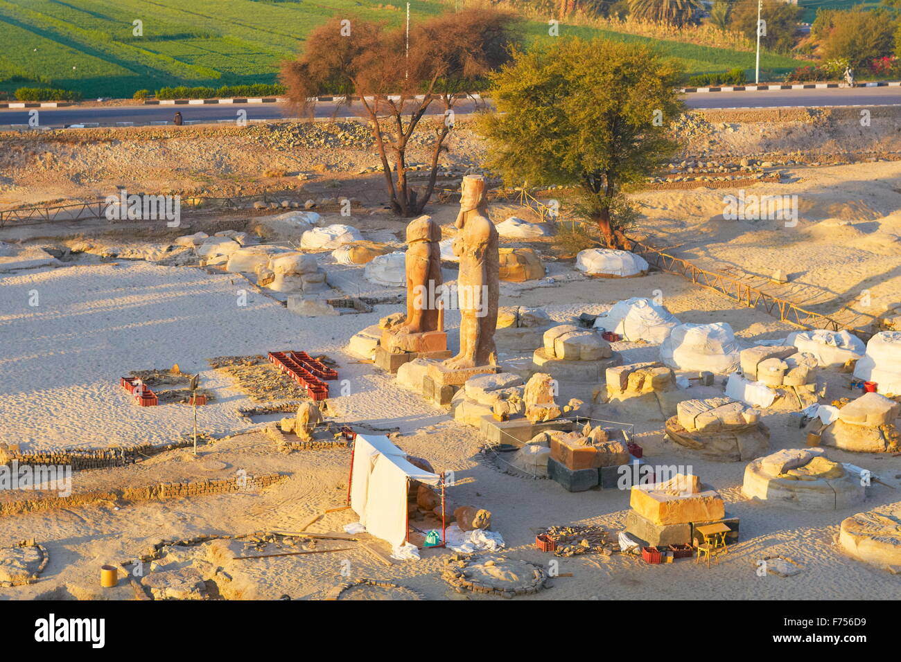 Ägypten - archäologische Stätte in der Nähe von Theben Stockfoto