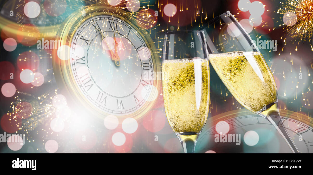 Zusammengesetztes Bild der Sektgläser Klirren Stockfoto