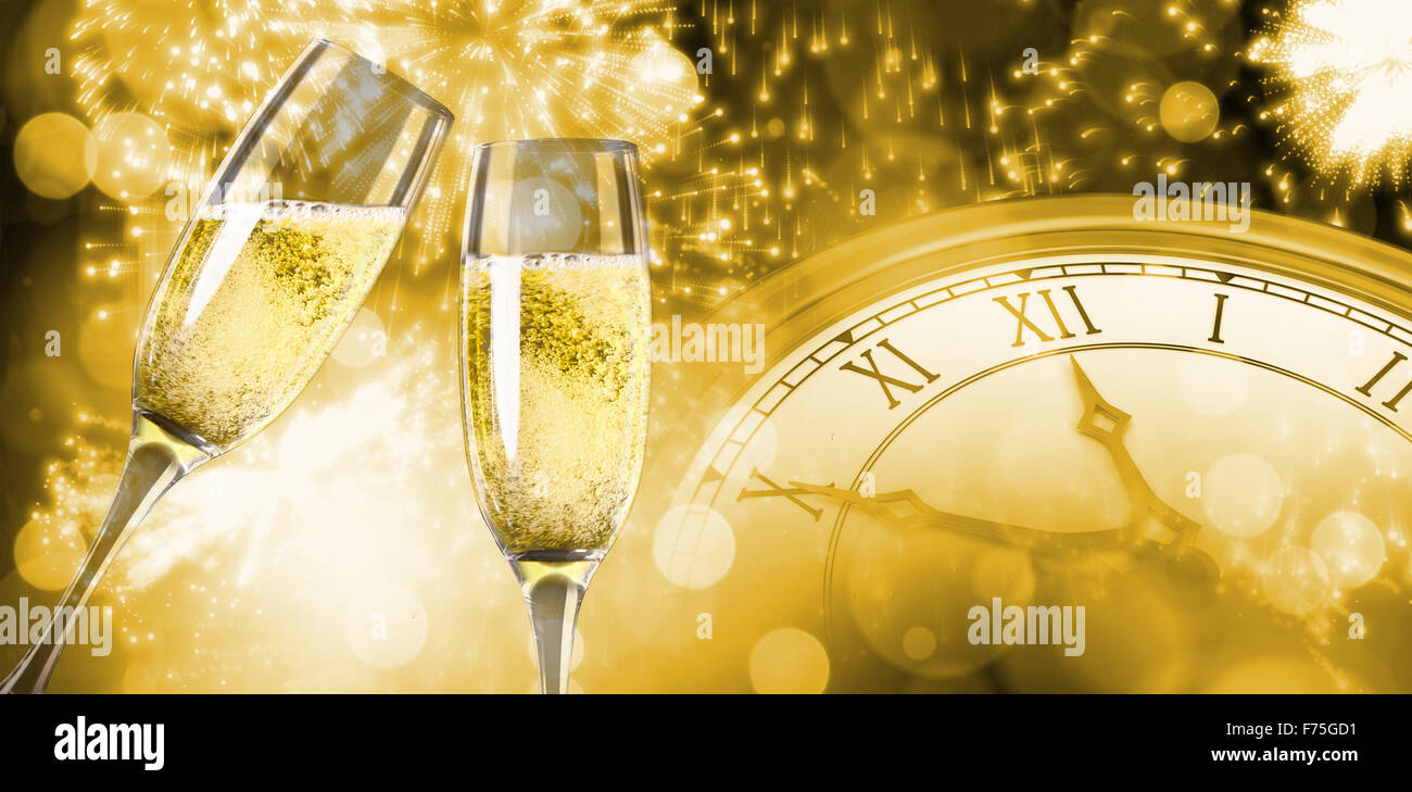 Zusammengesetztes Bild der Sektgläser Klirren Stockfoto