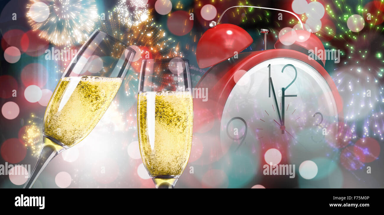 Zusammengesetztes Bild der Sektgläser Klirren Stockfoto