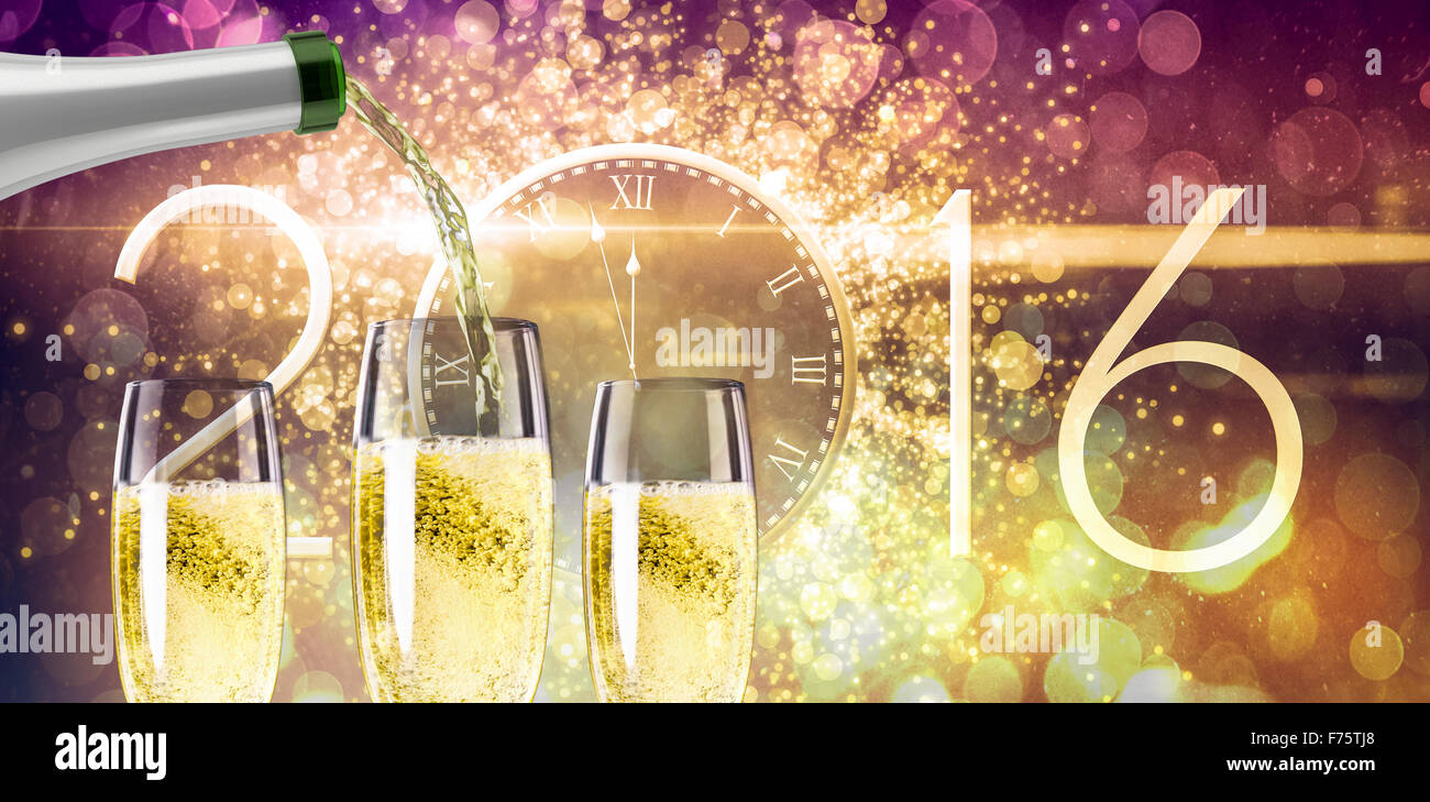 Zusammengesetztes Bild der Champagner in Strömen Stockfoto