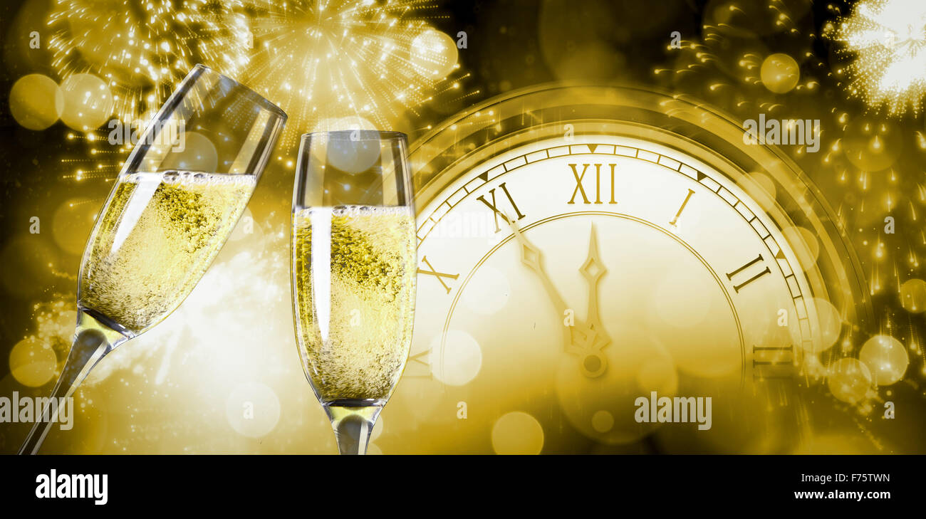 Zusammengesetztes Bild der Sektgläser Klirren Stockfoto