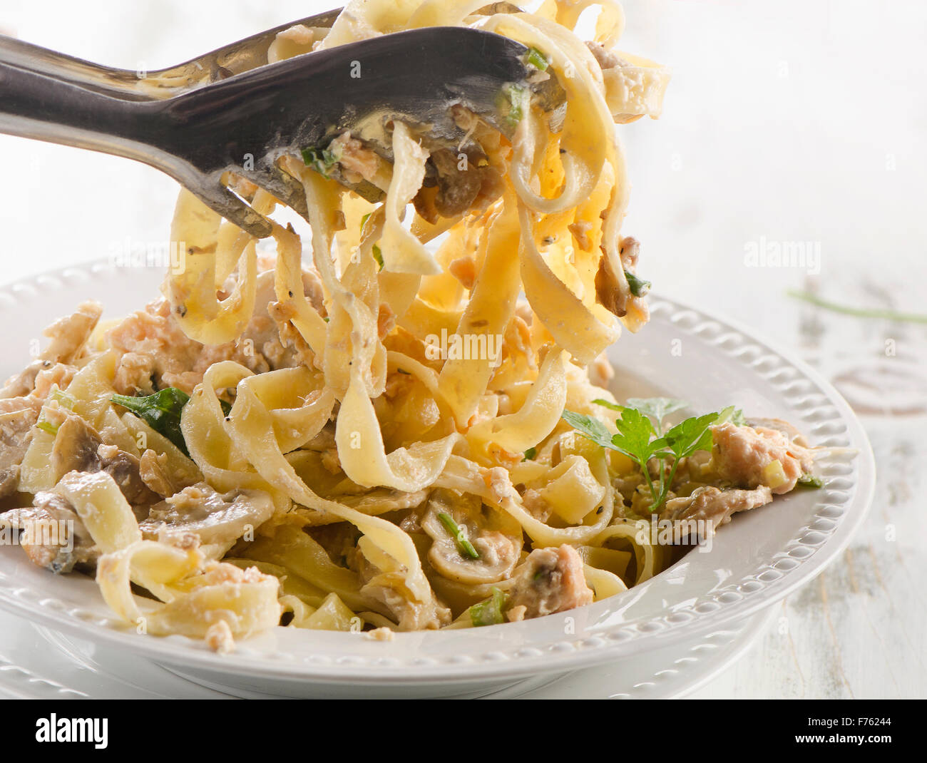 White Plate italienischer gesunde Pasta. Selektiven Fokus Stockfoto