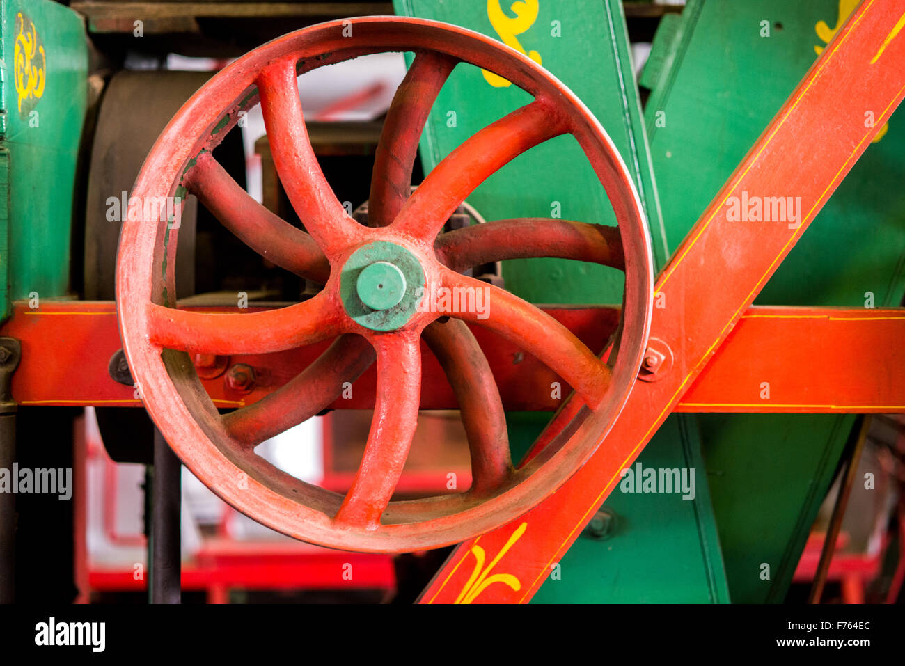 Detail der Vintage Metallzahnräder im landwirtschaftlichen Museum in Südafrika Stockfoto