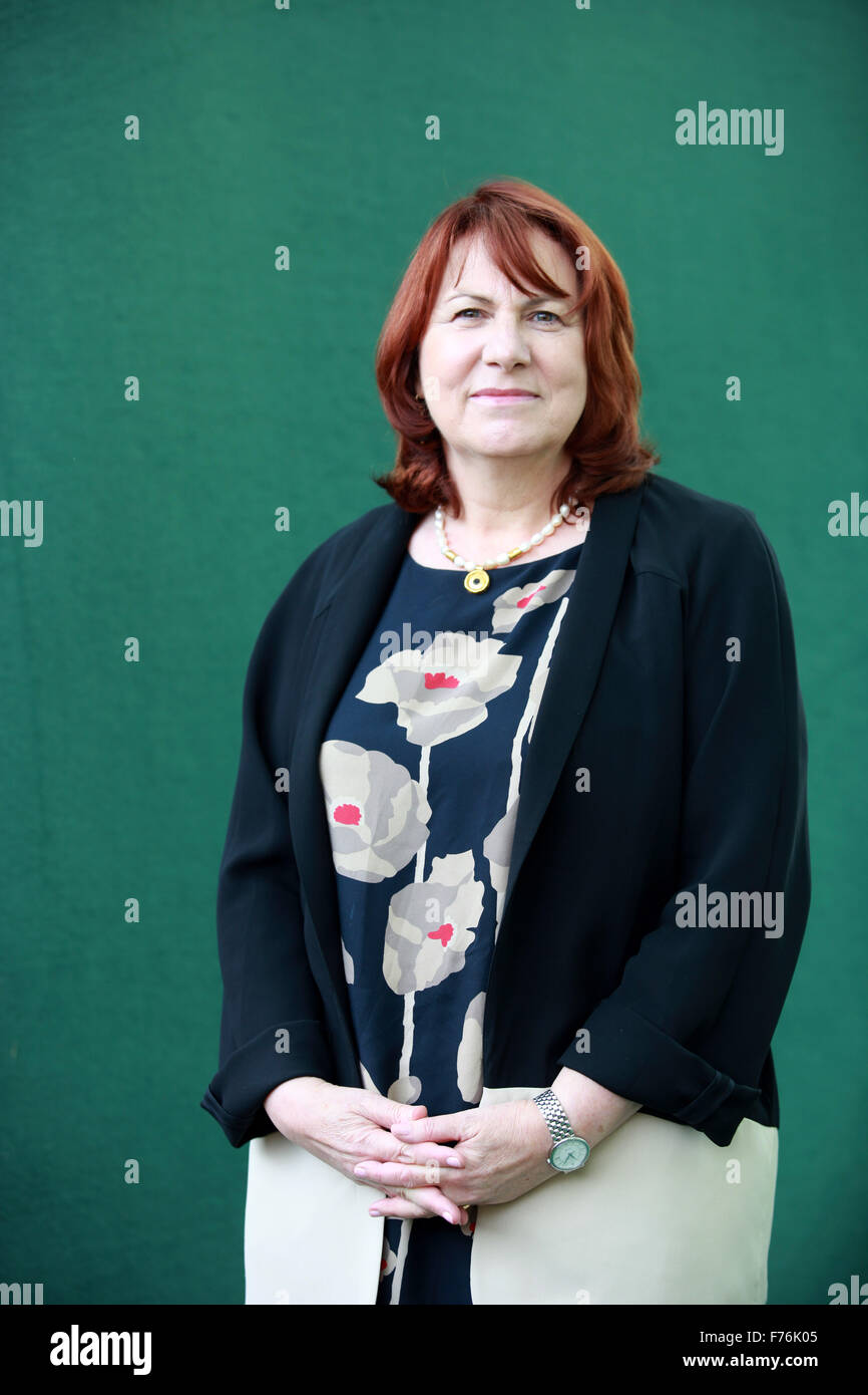 Ein Porträt von Linda Grant in Charlotte Square Gardens während The Edinburgh Buch-Festival 2011. Dieses Foto wurde am 23/8 Stockfoto